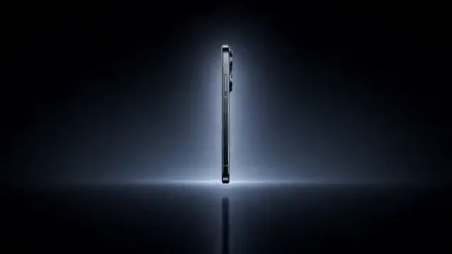Let the light reveal the product
